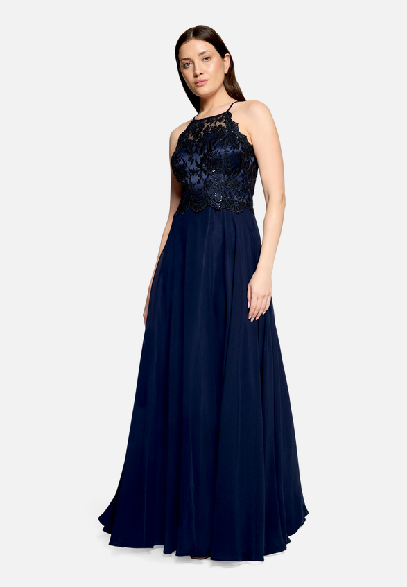 Abendkleid rückenfrei / Modellfoto Vorderseite (Outfit)
