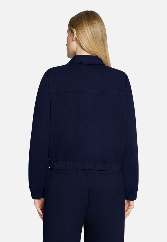 Casual-Jacke mit aufgesetzten Taschen / Modellfoto Rückseite