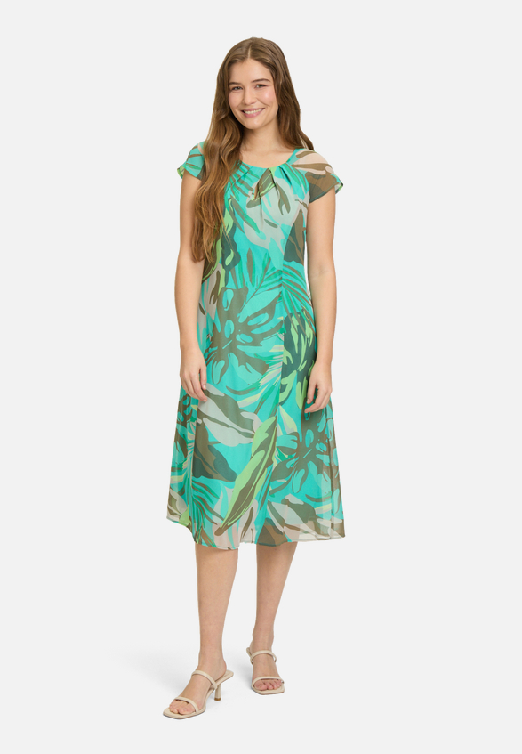 Chiffonkleid figurbetont / Modellfoto Vorderseite (Outfit)