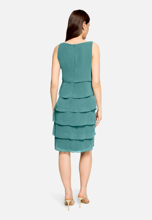 Cocktailkleid mit Volant / Modellfoto Rückseite