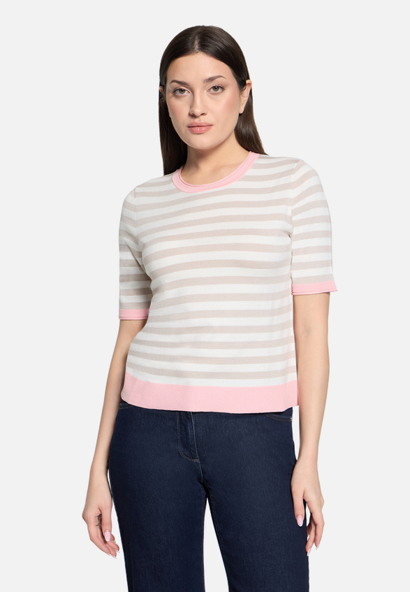 Basic-Pullover kurzarm / Modellfoto Vorderseite
