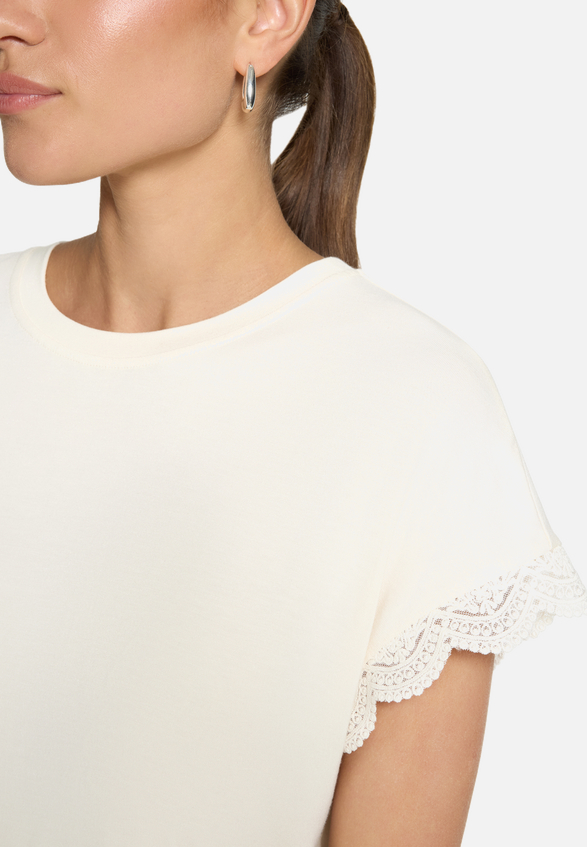T-Shirt mit Spitze / Detailbild