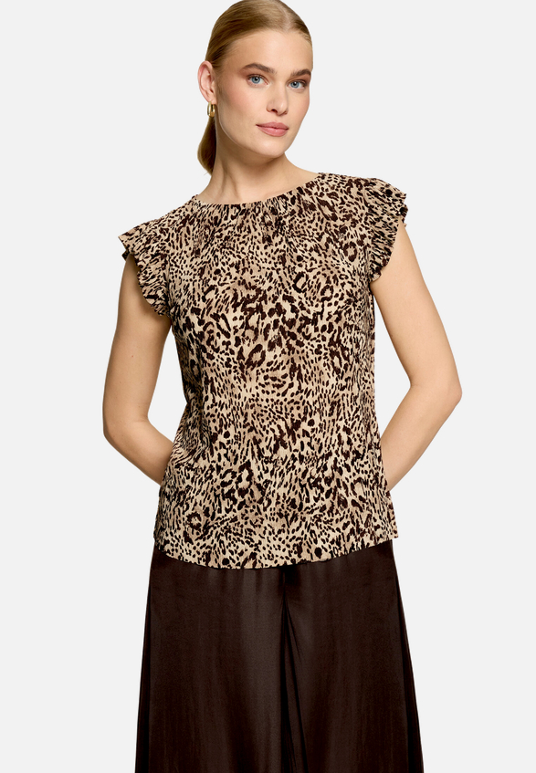 T-Shirt  gerafft mit Leoprint  / Modellfoto Vorderseite