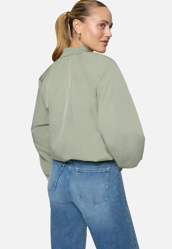 Bomberjacke  mit Reißverschluss  / Modellfoto Rückseite