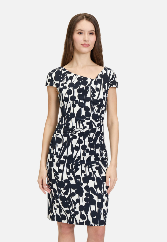 Cocktailkleid kurzarm / Modellfoto Vorderseite