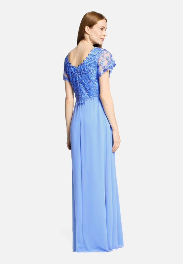 Abendkleid mit Stickerei / Modellfoto Rückseite
