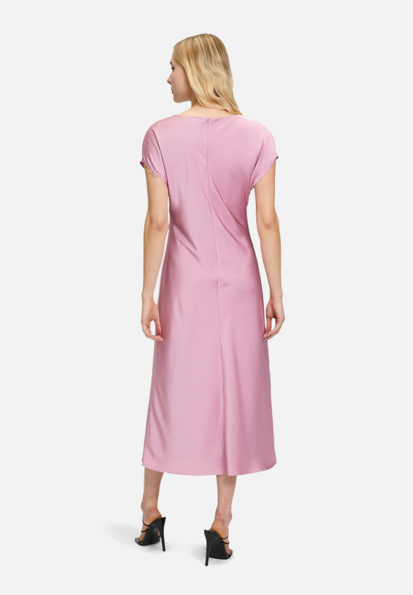 Abendkleid in 7/8 Länge / Modellfoto Rückseite