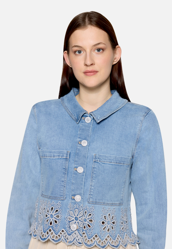 Jeansjacke mit Stickerei / Detailbild