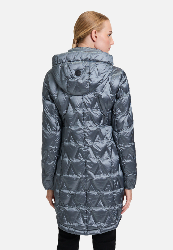 Daunenmantel mit Kapuze / Modellfoto Rückseite