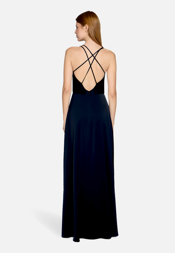 Abendkleid mit V-Ausschnitt / Modellfoto Rückseite