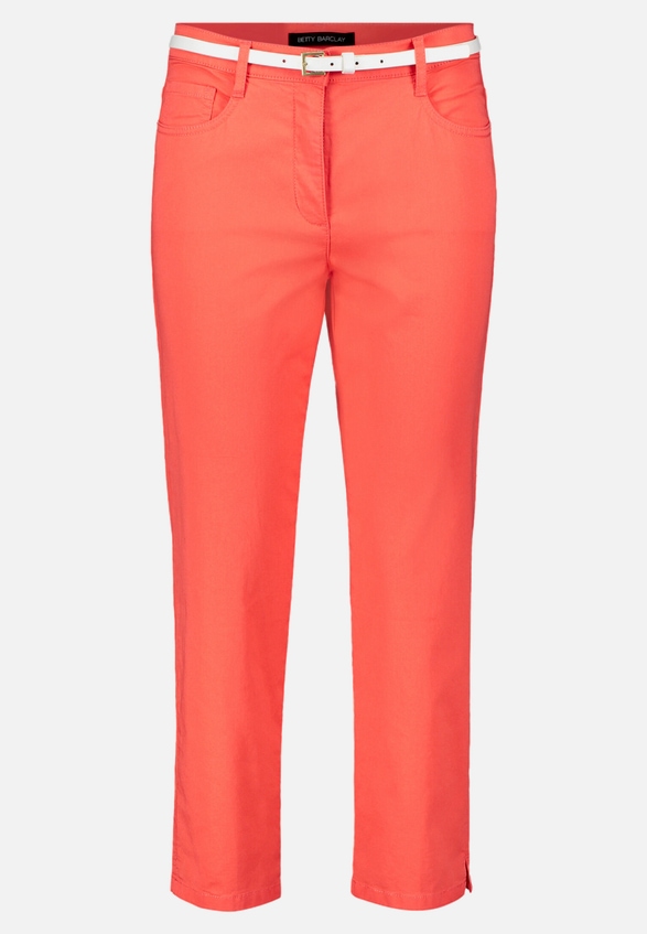 Sommerhose mit Gürtel / Vorderseite