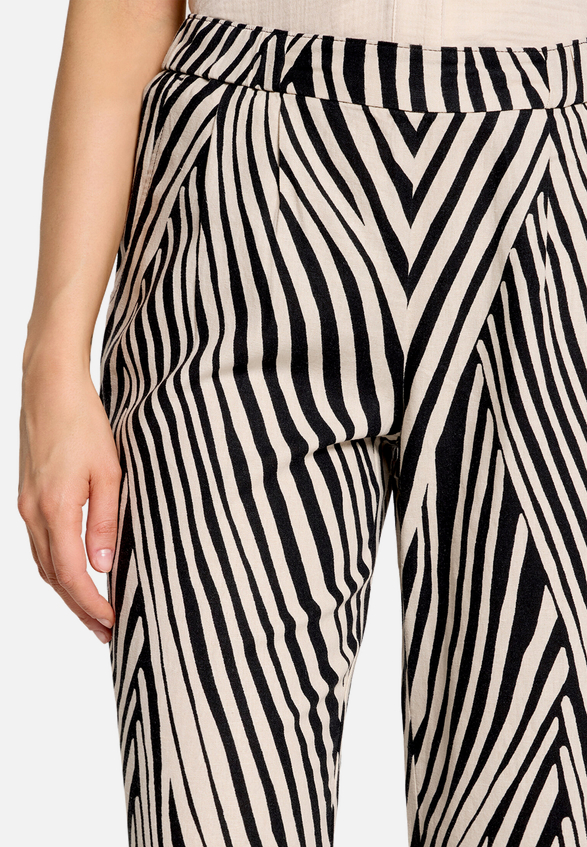 Culotte mit Bundfalten / Detailbild