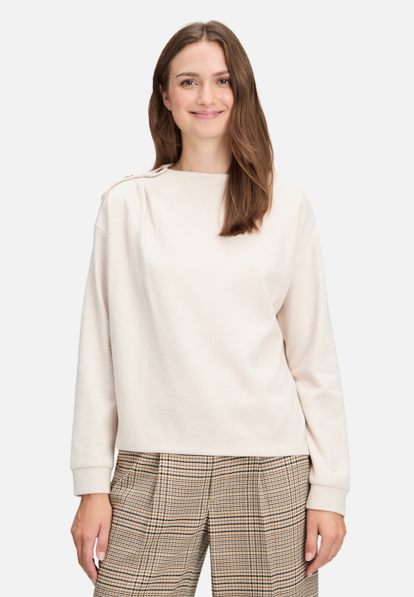 Sweatshirt mit Kragen / Modellfoto Vorderseite