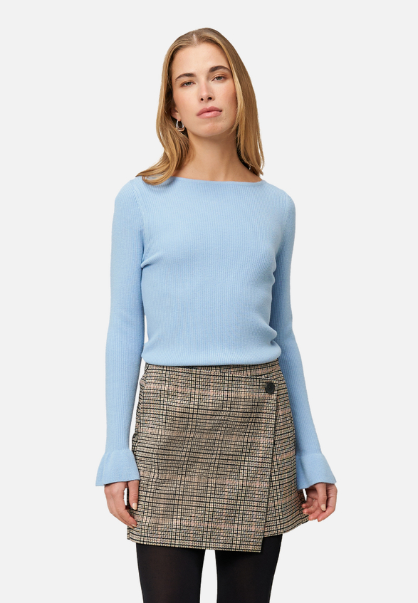 Pullover mit Volants am Ärmel / Modellfoto Vorderseite