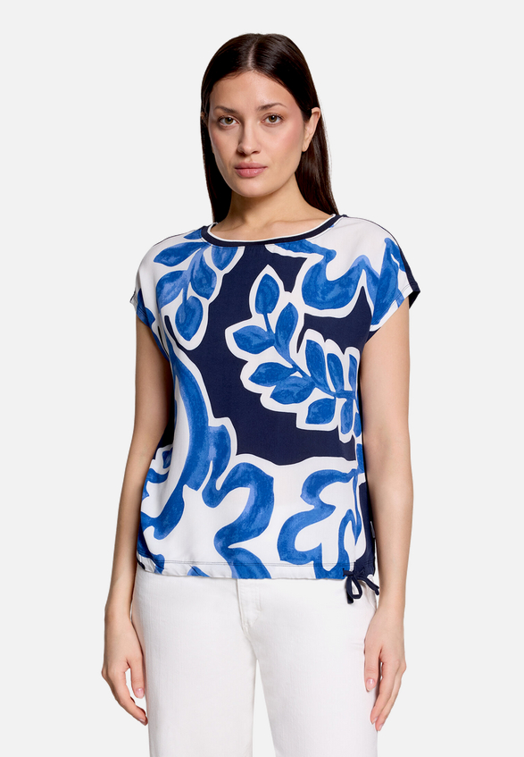 Patchwork-Shirt mit Print / Modellfoto Vorderseite