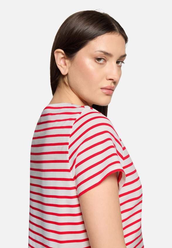 Kurzarm-Shirt mit Rundhalsausschnitt / Detailbild