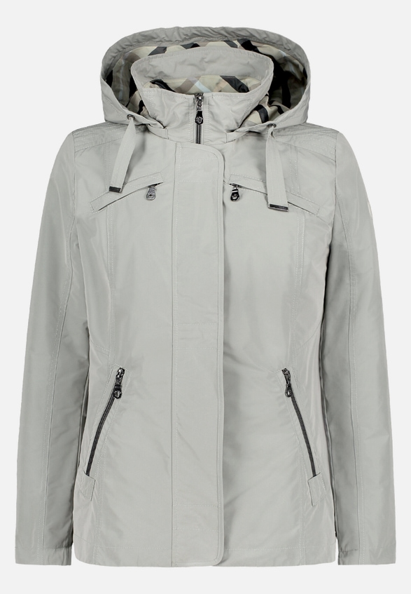 Sommerjacke mit abnehmbarer Kapuze / Vorderseite