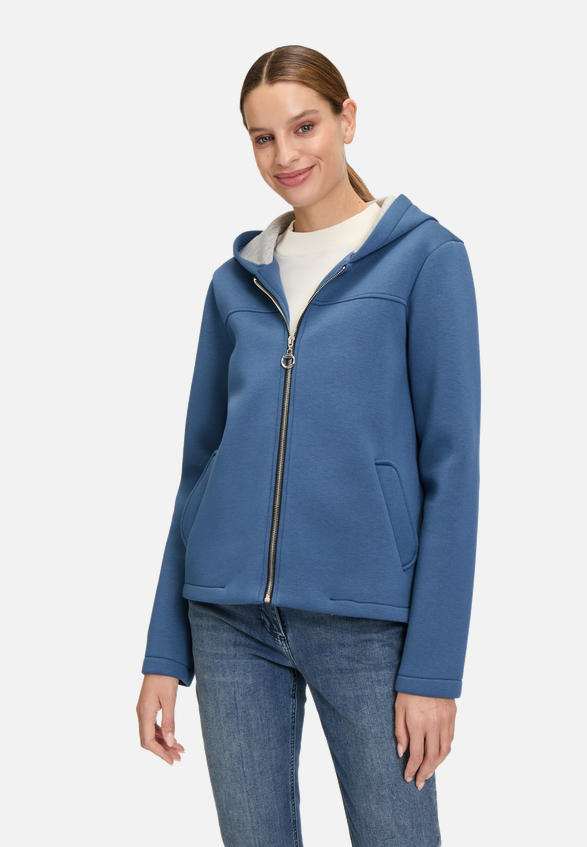 Übergangsjacke mit Kapuze / Modellfoto Vorderseite