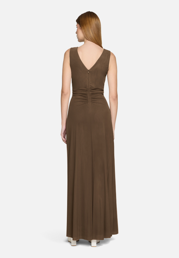 Abendkleid mit V-Ausschnitt / Modellfoto Rückseite