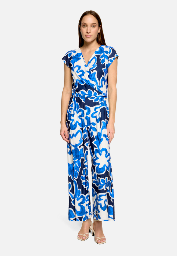 Jumpsuit kurzarm / Modellfoto Vorderseite (Outfit)