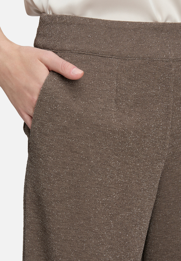 Marlene-Hose im Glitzer-Look / Detailbild