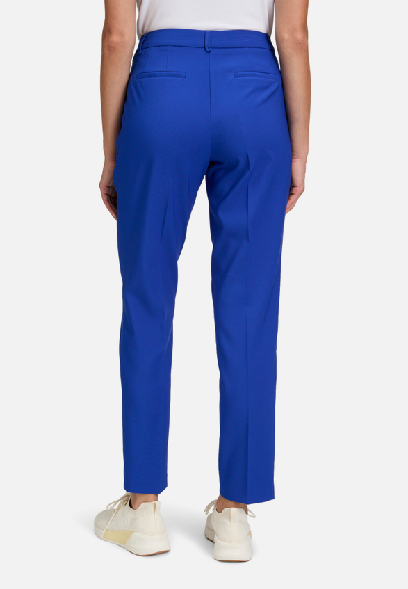 Business-Hose  mit Bügelfalte Style Nele / Modellfoto Rückseite