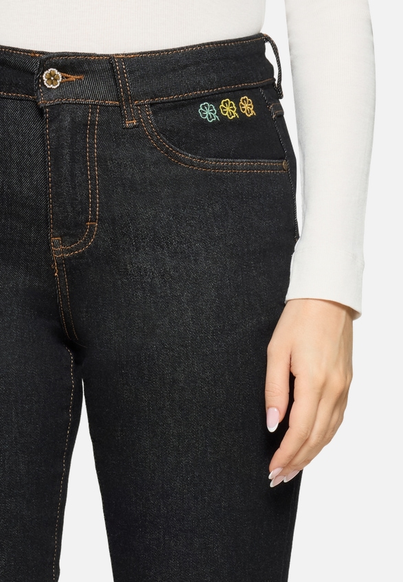 Stretch-Jeans mit Strass / Detailbild