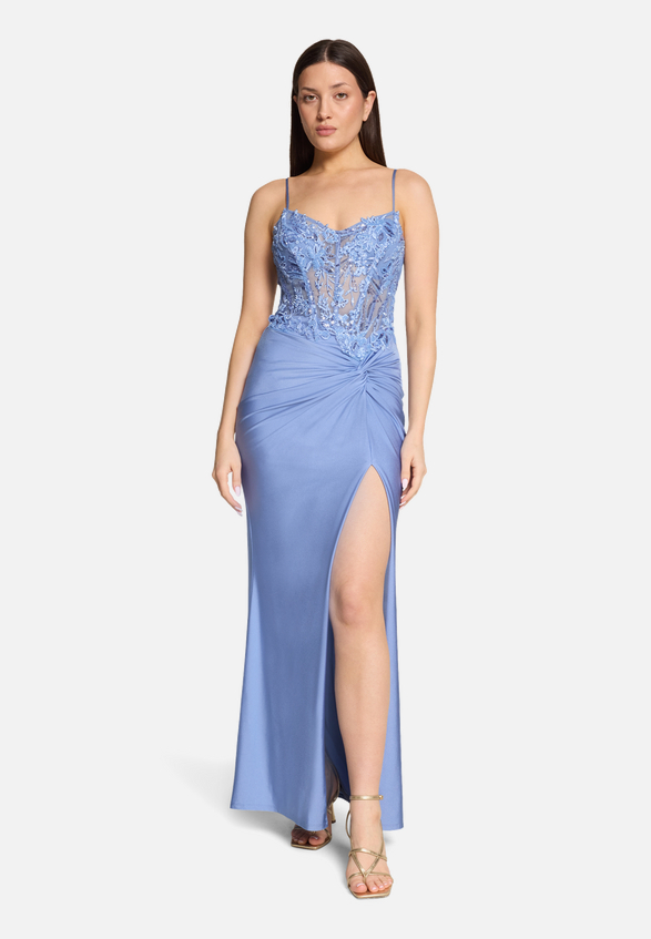 Abendkleid mit Stickerei / Modellfoto Vorderseite