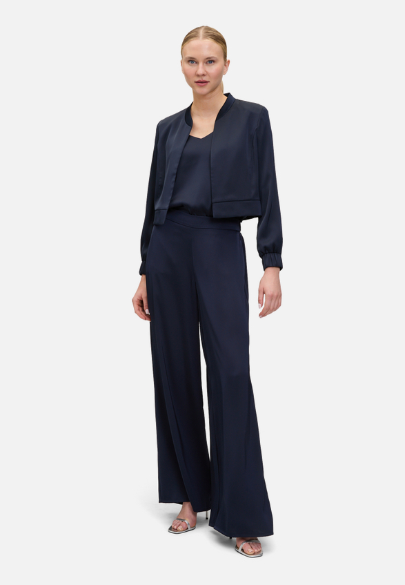 Blouson langarm / Modellfoto Vorderseite (Outfit)