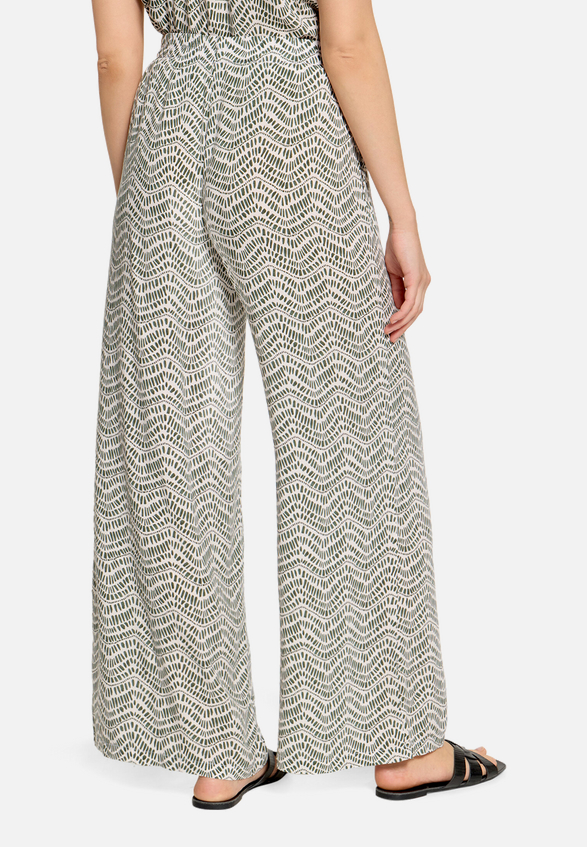 Palazzo-Hose mit Bindegürtel / Modellfoto Rückseite