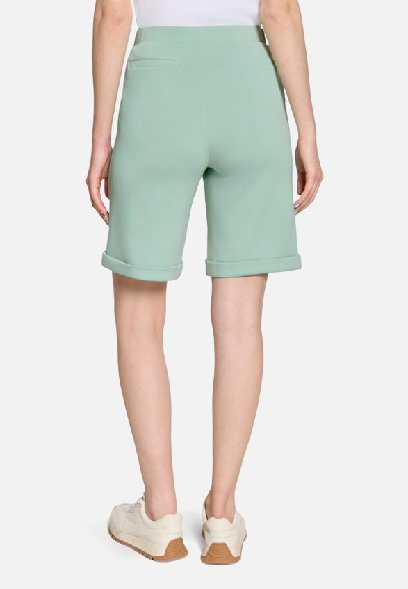 Schlupfhose mit Eingrifftaschen / Modellfoto Rückseite