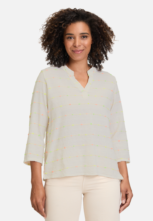 Casual-Bluse mit Lurexfaden / Modellfoto Vorderseite