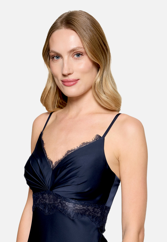Abendkleid schmal geschnitten / Detailbild
