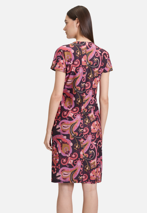 Jerseykleid mit Raffung / Modellfoto Rückseite