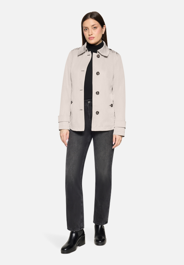 Sommerjacke mit Kragen / Modellfoto Vorderseite (Outfit)