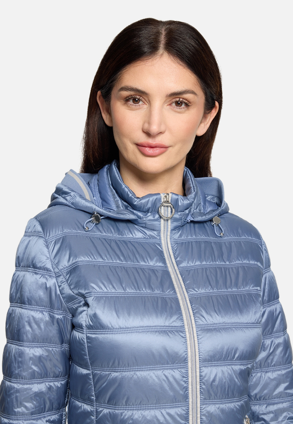 Steppjacke mit abnehmbarer Kapuze / Detailbild
