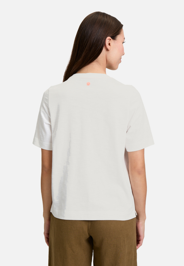 Printshirt mit Rundhalsausschnitt / Modellfoto Rückseite
