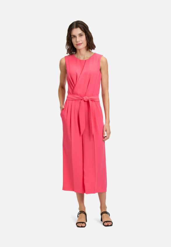 Jumpsuit ohne Arm / Modellfoto Vorderseite