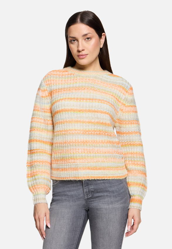 Strickpullover mit Effektgarn / Modellfoto Vorderseite