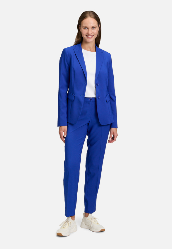 Kurzblazer langarm / Modellfoto Vorderseite (Outfit)