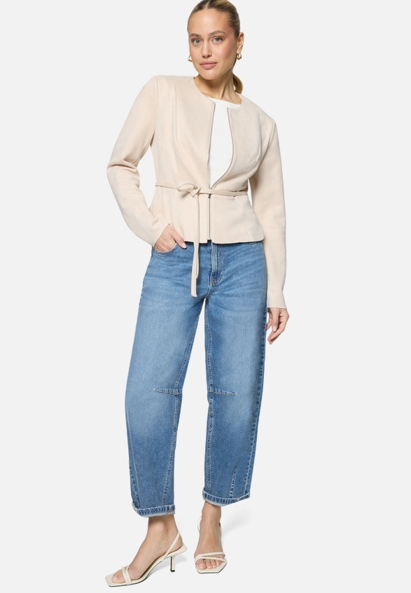 Blazer-Jacke  in Lederoptik  / Modellfoto Vorderseite (Outfit)