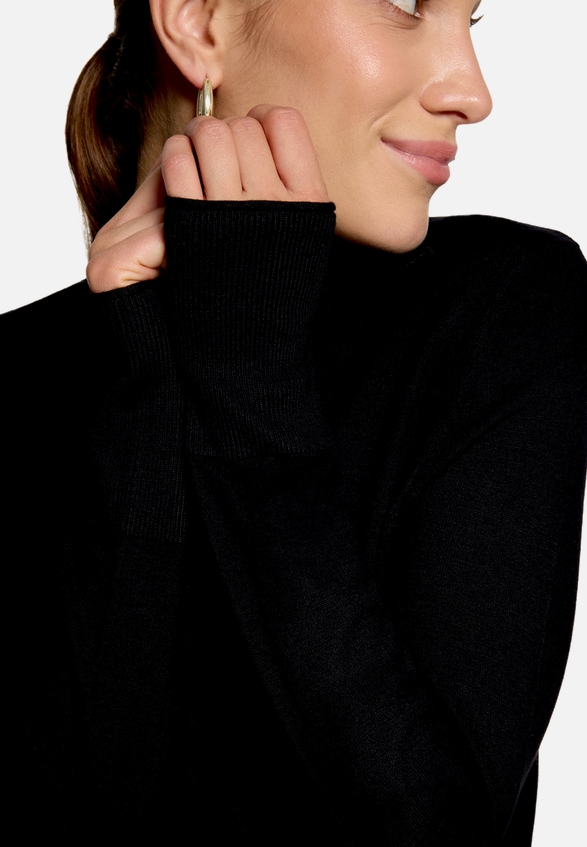 Basic-Pullover  mit Rundhalsausschnitt  / Detailbild