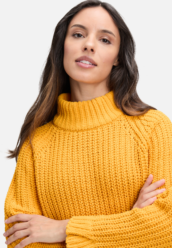 Strickpullover mit Stehkragen / Detailbild