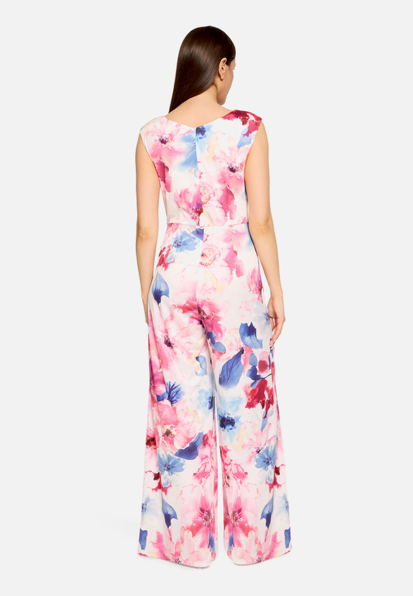 Jumpsuit mit Raffung / Modellfoto Rückseite