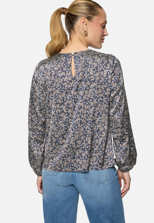 Satinbluse   langarm mit Blumen  / Modellfoto Rückseite
