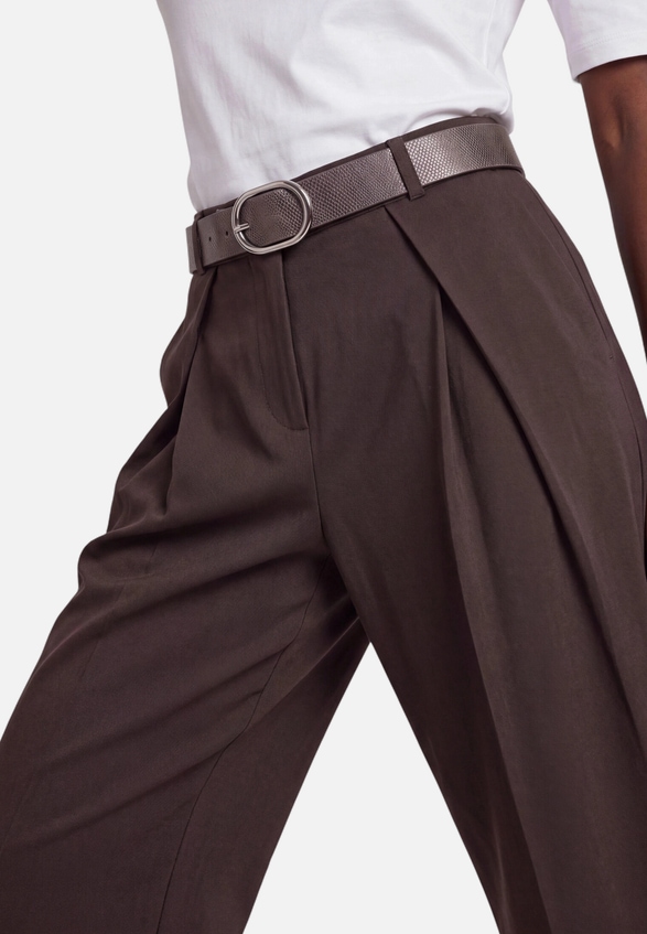 Elegante Hose mit Gürtel  / Detailbild