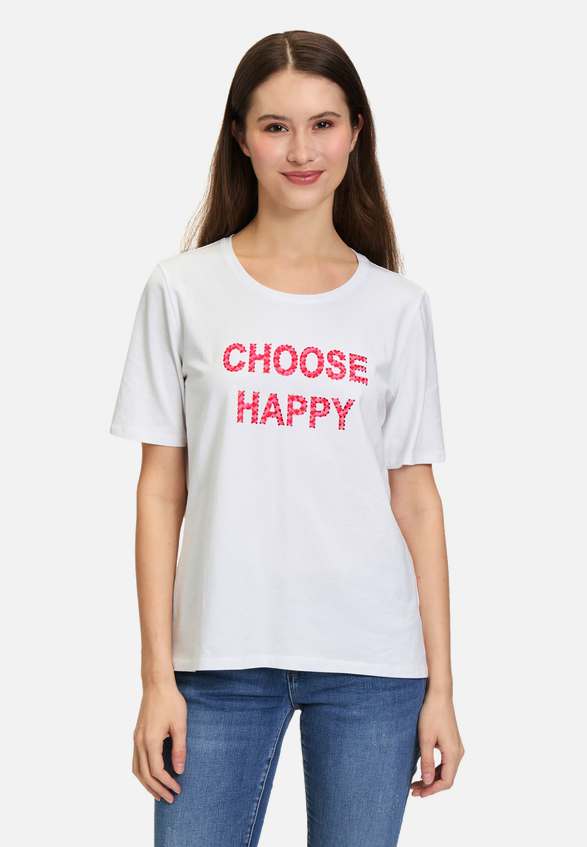 Basic Shirt mit Aufdruck / Modellfoto Vorderseite