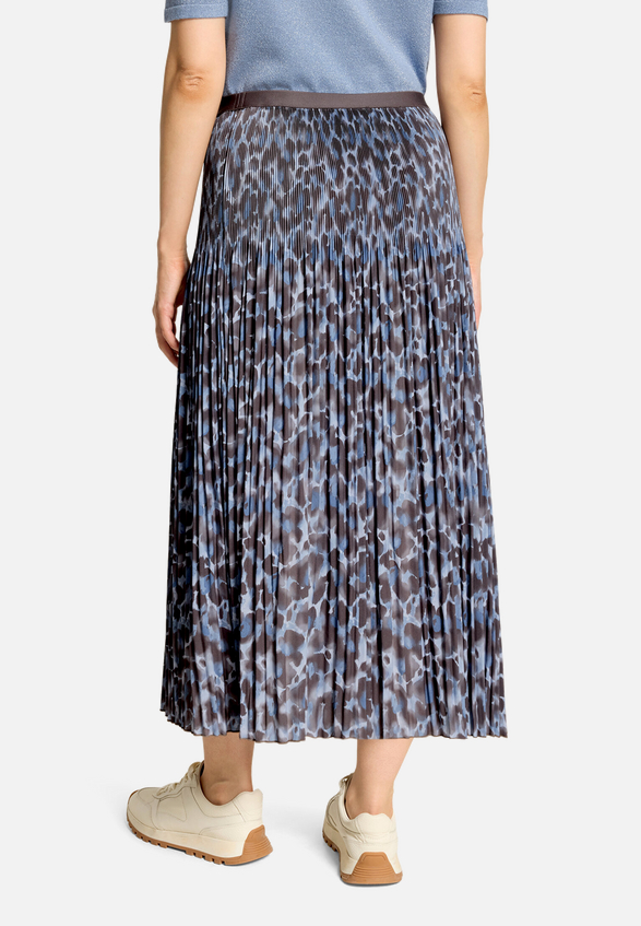 Plisseerock Midi mit Animalprint  / Modellfoto Rückseite