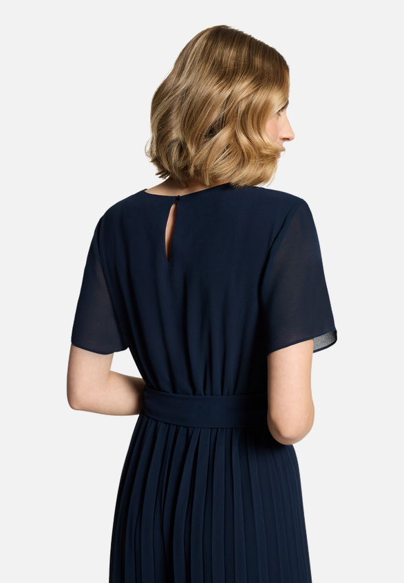 Jumpsuit mit Plissee / Detailbild