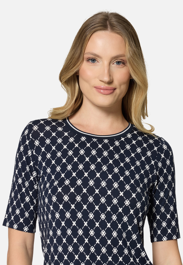 Basic Shirt mit Rippbündchen / Detailbild